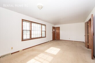 23250 W 75th St in Shawnee, KS - Building Photo - Building Photo