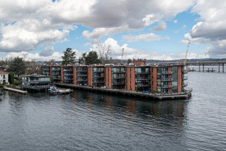 Lake Shore West in Seattle, WA - Foto de edificio - Building Photo