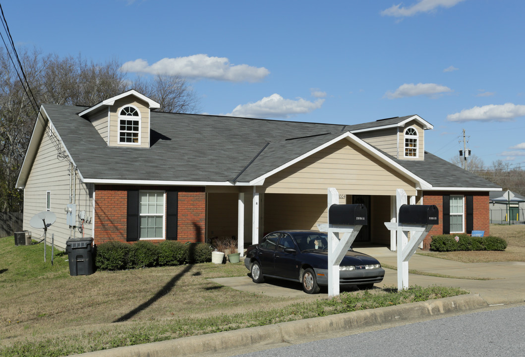 2004 14th St in Phenix City, AL - Foto de edificio