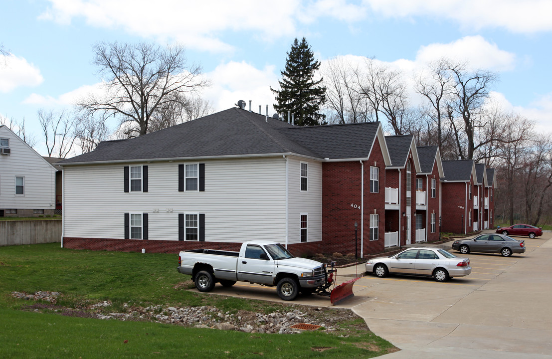 White Pond Apartments in Akron, OH - Building Photo