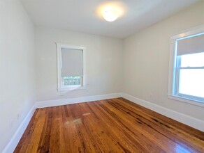 292 Boston, Unit 3 in Medford, MA - Building Photo - Building Photo