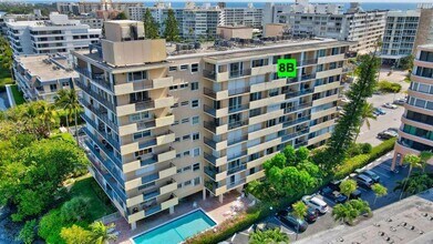 3581 S Ocean Blvd in South Palm Beach, FL - Building Photo - Building Photo