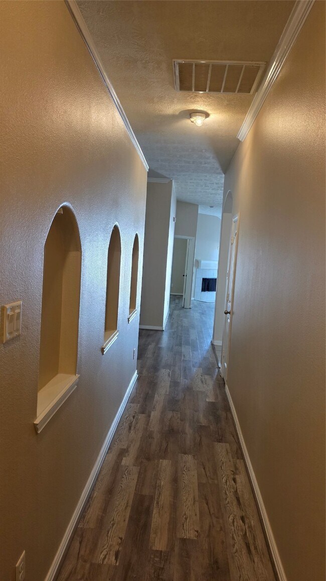 24503 Lakecrest Bend Dr