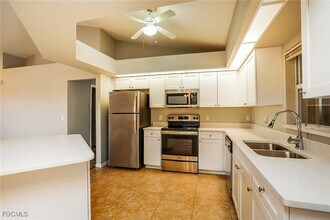 2108 NE 15th Ln in Cape Coral, FL - Building Photo - Building Photo