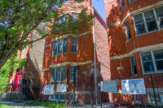 Harris Point Chicago in Chicago, IL - Building Photo - Building Photo