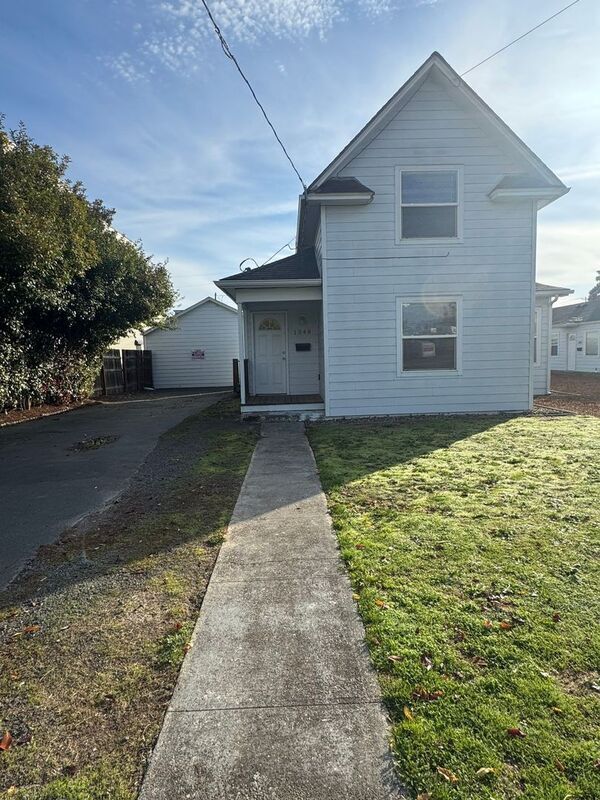 1348 12th St SE in Salem, OR - Building Photo - Building Photo