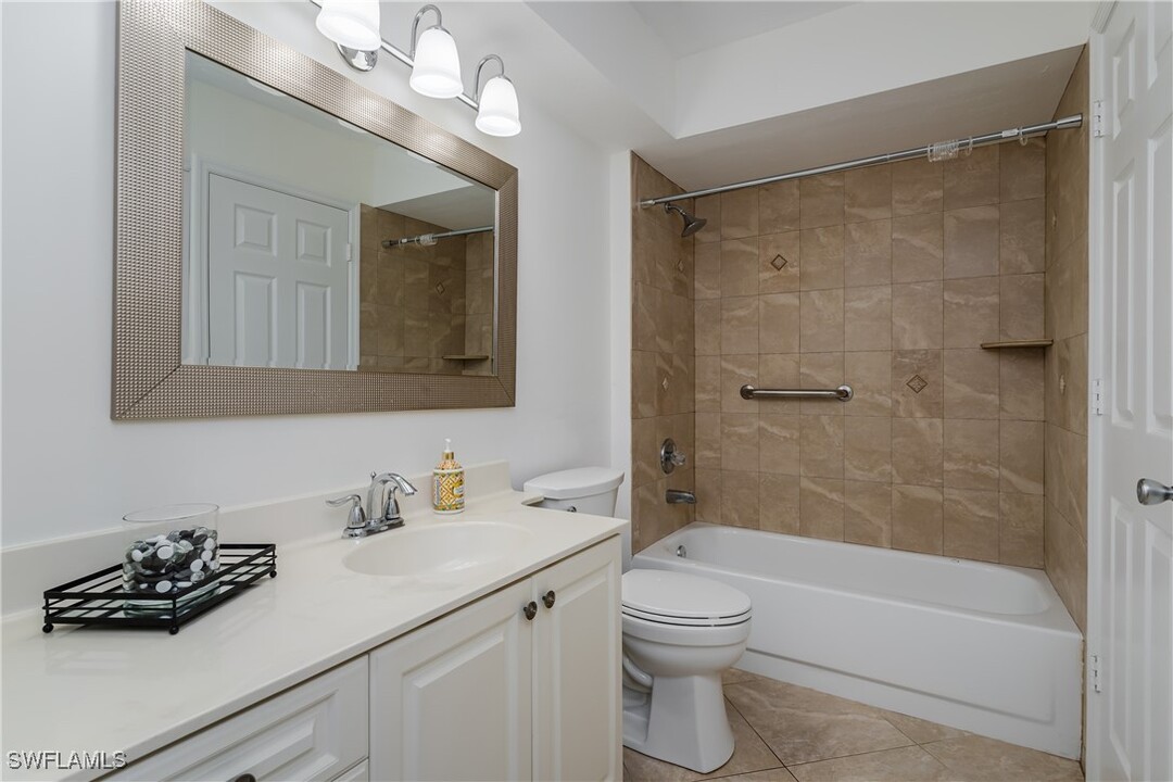 2659 Aft Ave in Naples, FL - Building Photo