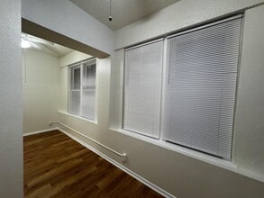 130 E Central Ave in Miami, OK - Building Photo - Building Photo