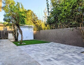 927 Freeman Ave in Long Beach, CA - Foto de edificio - Building Photo