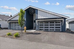 708 S Crescent Ln in Spokane Valley, WA - Building Photo