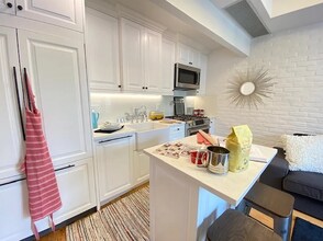 21 N Henry St in Brooklyn, NY - Building Photo - Building Photo