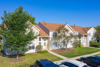 The Winds at Poplar Creek in Schaumburg, IL - Foto de edificio - Building Photo