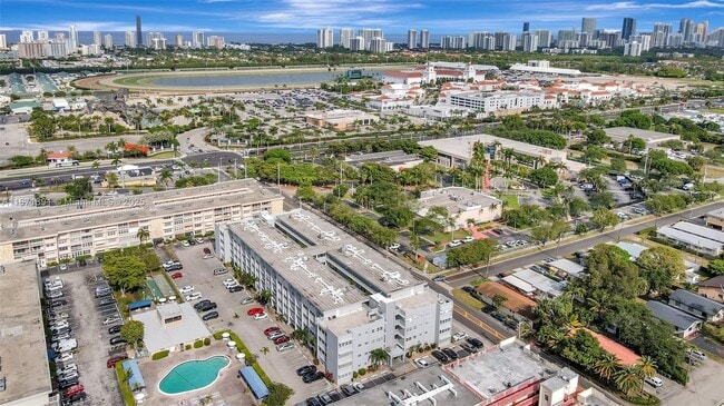 329 SE 3rd St in Hallandale Beach, FL - Building Photo - Building Photo