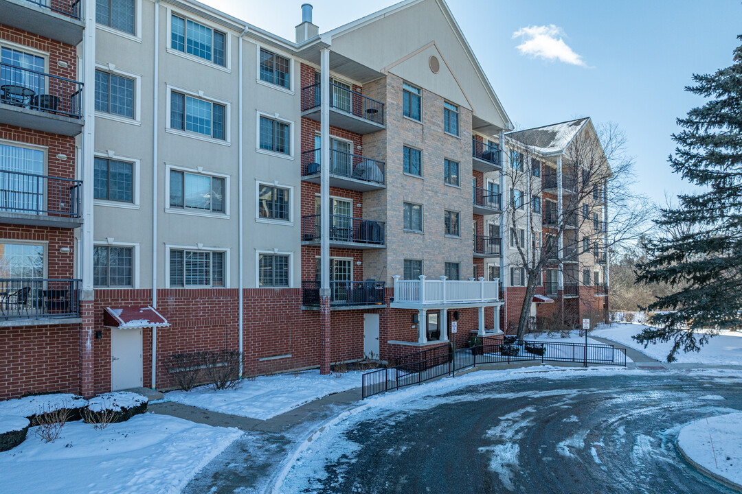 Waterfall Glen in Darien, IL - Building Photo