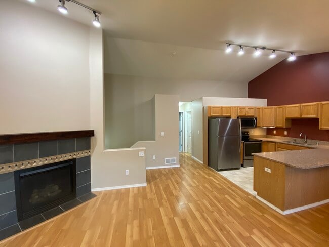 5568 Sapphire Loop in Anchorage, AK - Foto de edificio - Building Photo