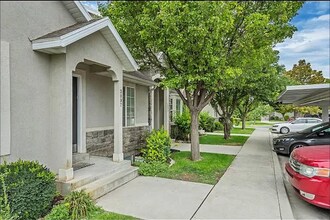 3903 N Davencourt Loop in Lehi, UT - Building Photo - Building Photo