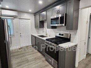 1660 Cable St in San Diego, CA - Building Photo - Building Photo