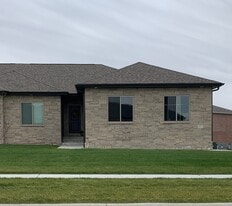 3703 Broadbear Rd in Lincoln, NE - Building Photo