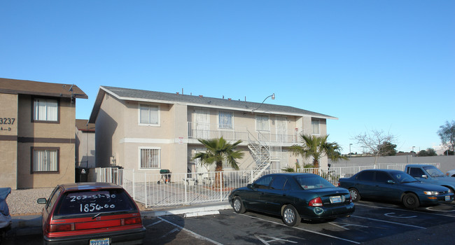 3241 Figler Ct in North Las Vegas, NV - Building Photo - Building Photo