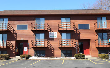 Leona Court in Endicott, NY - Foto de edificio - Building Photo