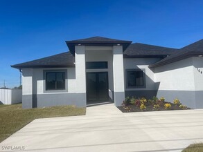 2724 Diplomat Pkwy W in Cape Coral, FL - Building Photo - Building Photo