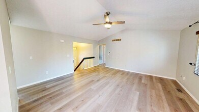 5709 Nike Dr in Hilliard, OH - Building Photo - Building Photo