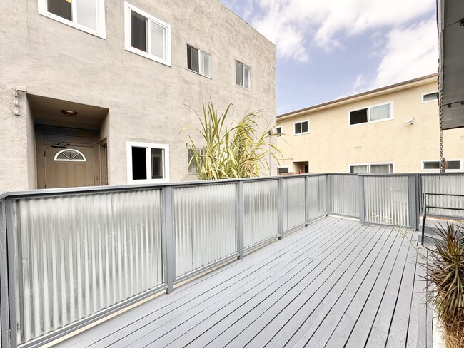 4348 Lockwood Ave in Los Angeles, CA - Building Photo - Building Photo