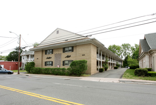 Salem Apartments in East Hartford, CT - Building Photo - Building Photo