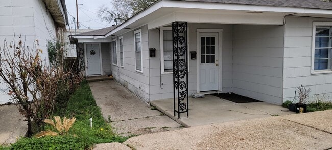 property at 100 1/2 E Maggie St