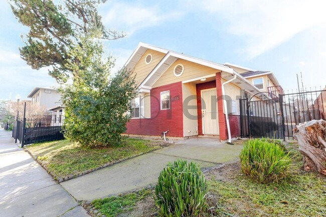 3520 Y St in Sacramento, CA - Building Photo - Building Photo