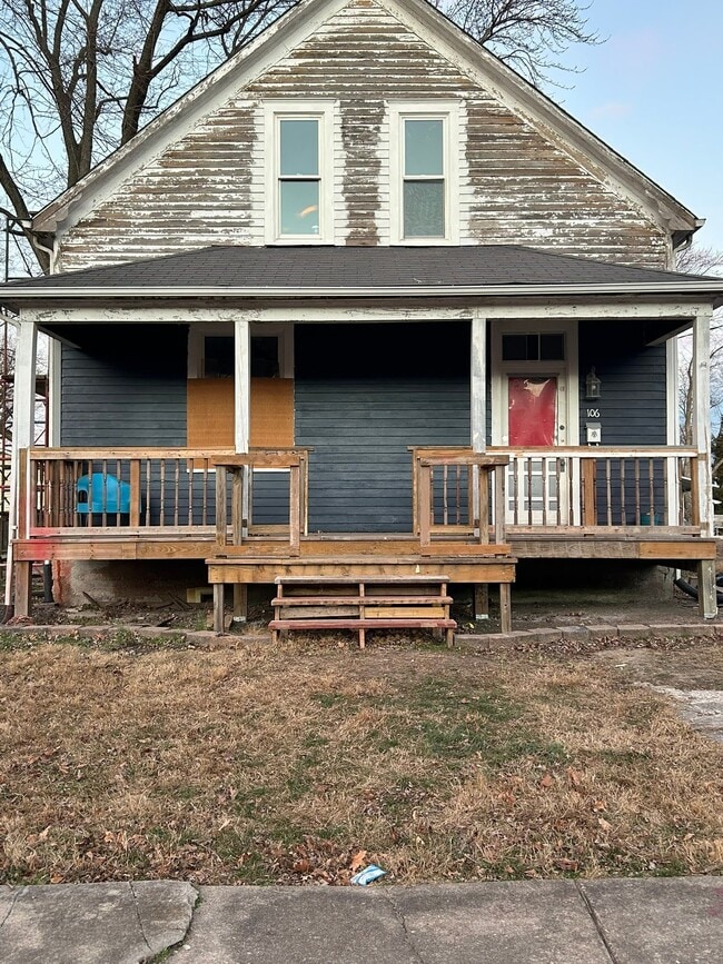 property at 106 S Benton St