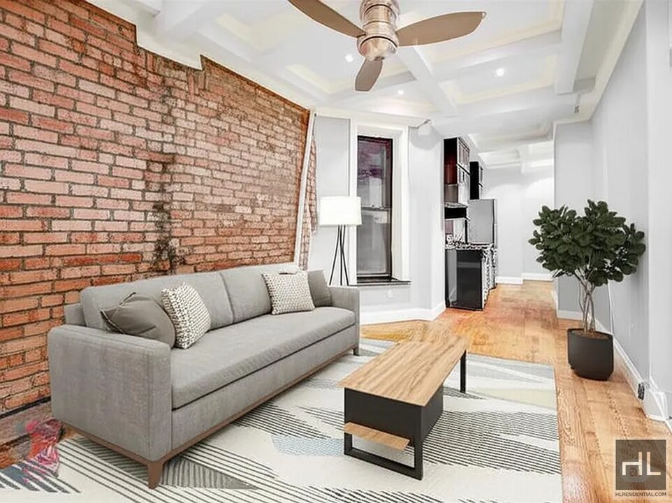 West 103rd Street in New York, NY - Building Photo