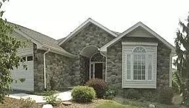 property at 1524 Oriole Dr