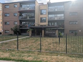 879 Kennedy Rd in Toronto, ON - Building Photo