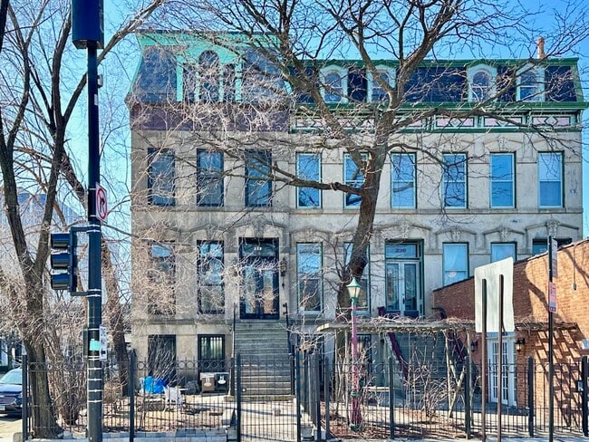 property at 238 S Ashland Ave