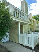 2 Wynwood Dr in Monmouth Junction, NJ - Foto de edificio - Building Photo