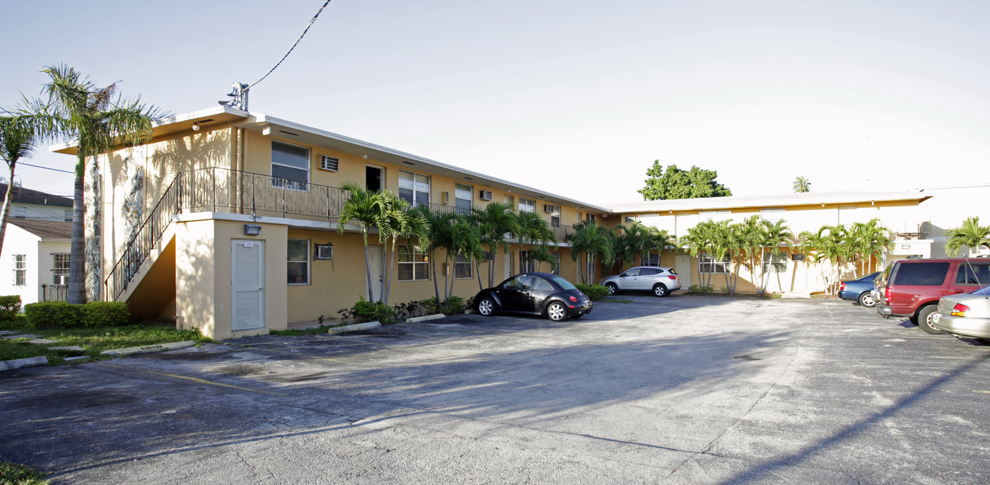 950 SW 66th Ave in Miami, FL - Foto de edificio