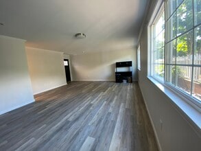 1253 Ekaha Ave in Honolulu, HI - Building Photo - Building Photo