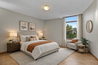 265 Ontario in Kingston, ON - Foto de edificio - Building Photo