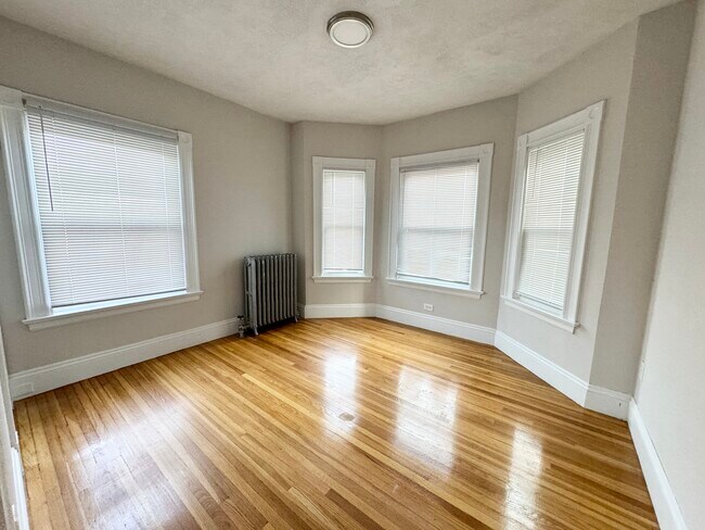 3 Mount Vernon St, Unit #2, in Boston, MA - Building Photo - Building Photo