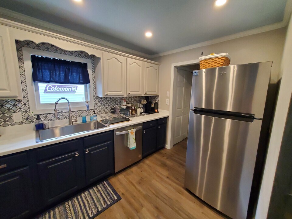 305 Fairview Dr in Emerald Isle, NC - Building Photo