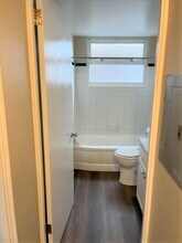 Cap Hill 1 Bedroom in Seattle, WA - Building Photo - Interior Photo