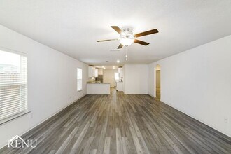 18420 Allen Welch Dr in Elgin, TX - Building Photo - Building Photo