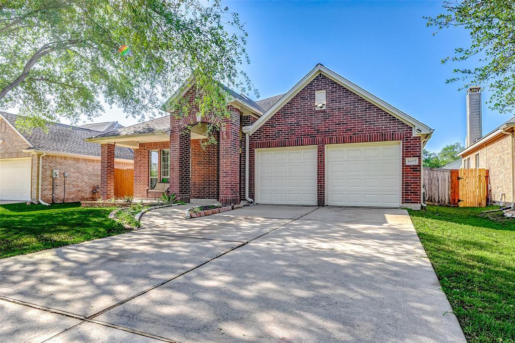 16007 Langbrook Ct in Houston, TX - Foto de edificio