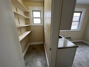 74 Smith St, Unit 2nd Floor in Newark, NJ - Foto de edificio - Building Photo