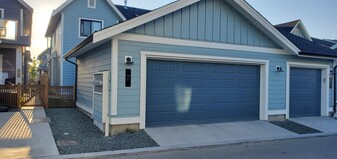 46211 Promontory Rd in Chilliwack, BC - Building Photo