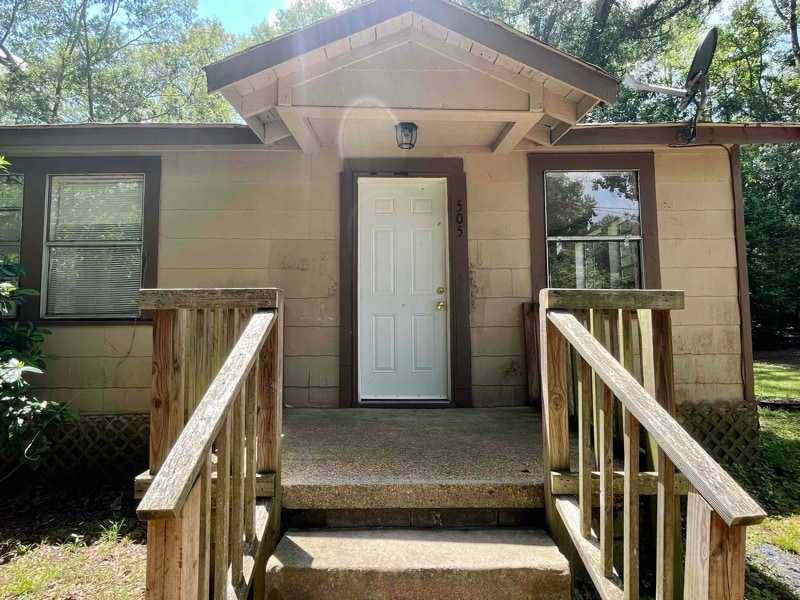 517 N Live Oak St in Mccomb, MS - Building Photo