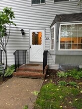 104 Franklin Ct in Flemington, NJ - Building Photo - Building Photo