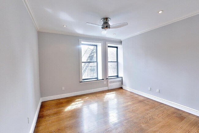 141 Ridge St, Unit 8 in New York, NY - Building Photo - Building Photo