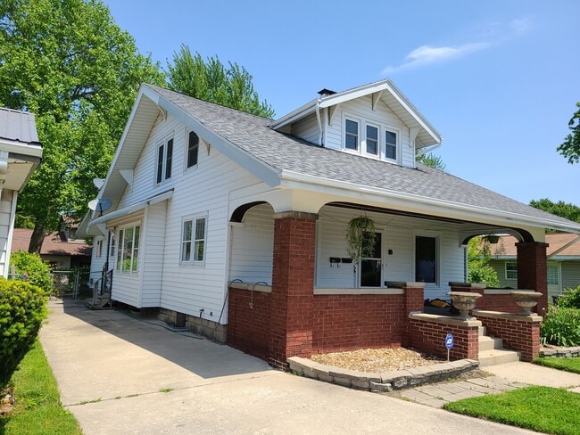 935 E Ft Wayne St in Warsaw, IN - Building Photo - Building Photo